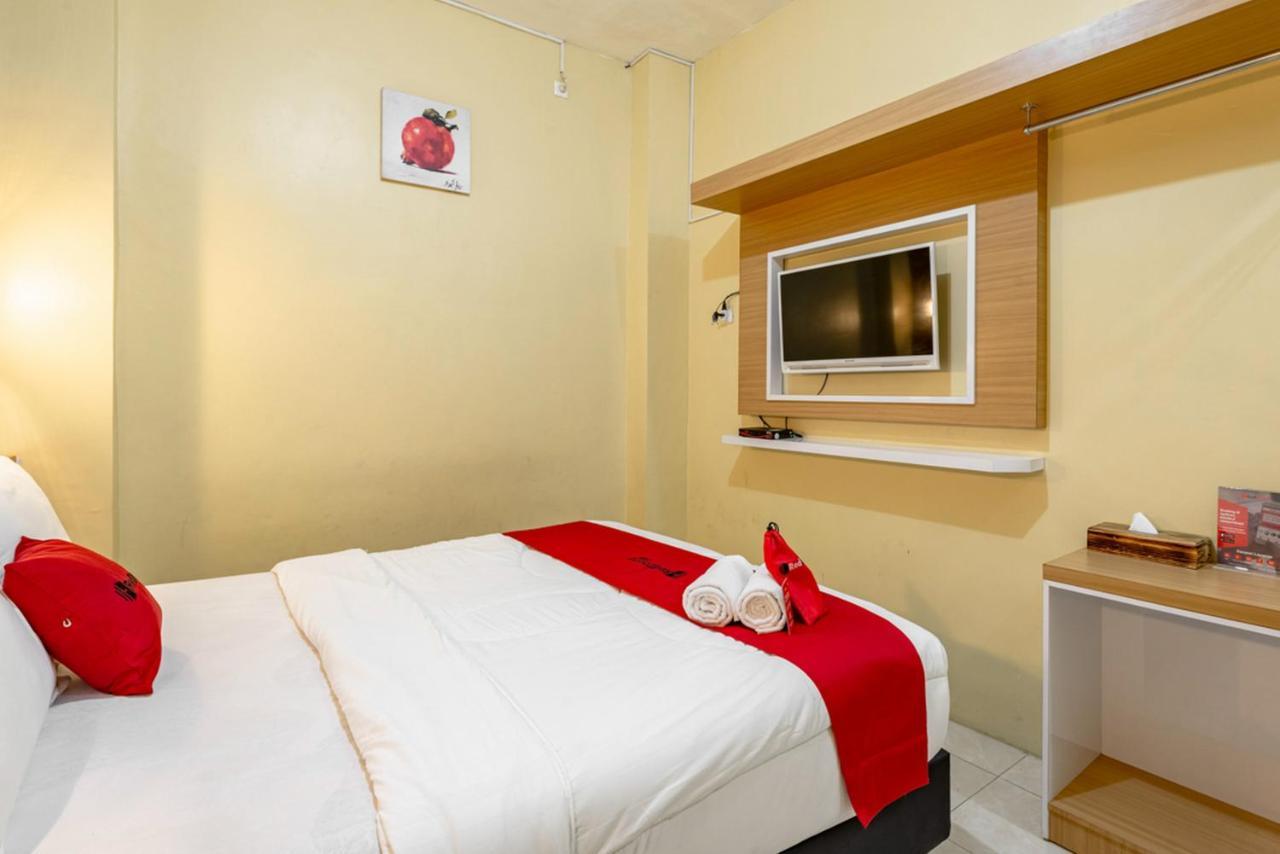 Reddoorz Near Dino Park Hotel Malang Bagian luar foto