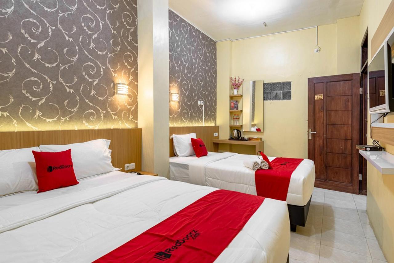 Reddoorz Near Dino Park Hotel Malang Bagian luar foto